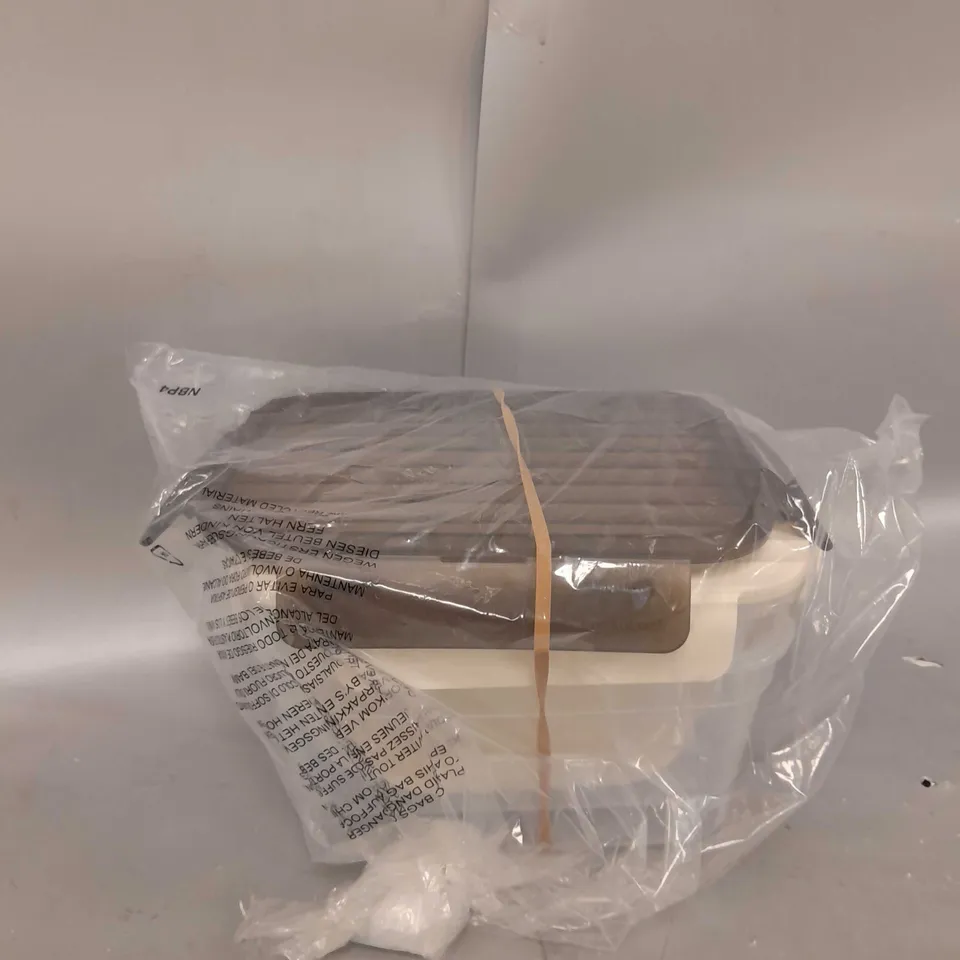 LOCK 'N LOCK SET OF 4 TUPPERWARE STORAGE CONTAINERS