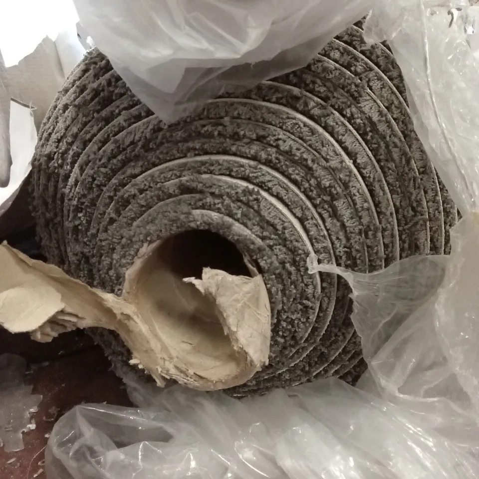 ROLL OF QUALITY ULTIMATE IMPRESSIONS NOBLE CARPET // APPROX SIZE: 5 x 14.5m