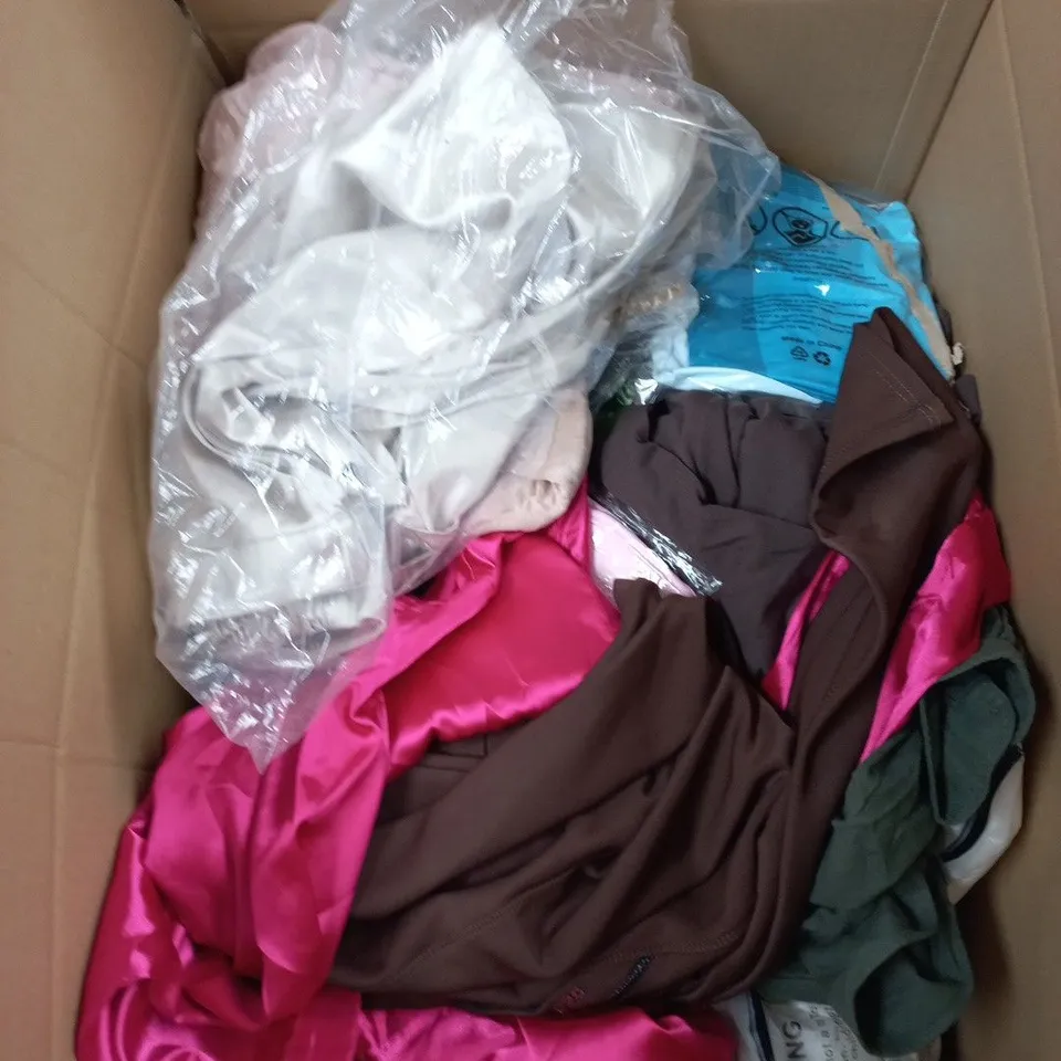 BOX OF APPROXIMATELY 25 ASSORTED CLOTHING ITEMS IN VARIOUS STYLES , COLOURS AND SIZES 