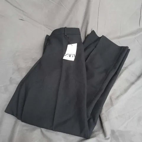 ZARA STRAIGHT TROUSERS IN BLACK SIZE M