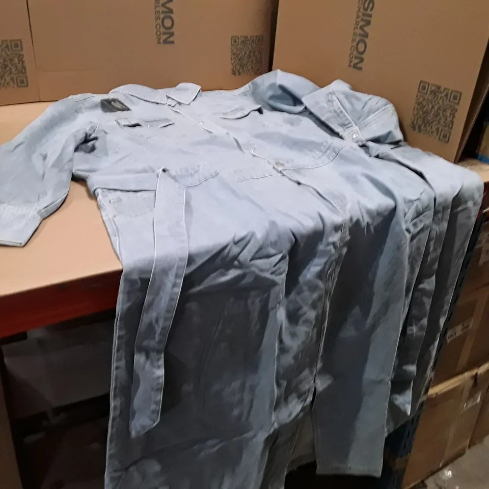 BOXED BRAND NEW JDWILLIAMS DENIM SHIRT DRESS SIZE 28 LIGHT BLUE COLOUR APPROXIMATELY 8 PIECES 