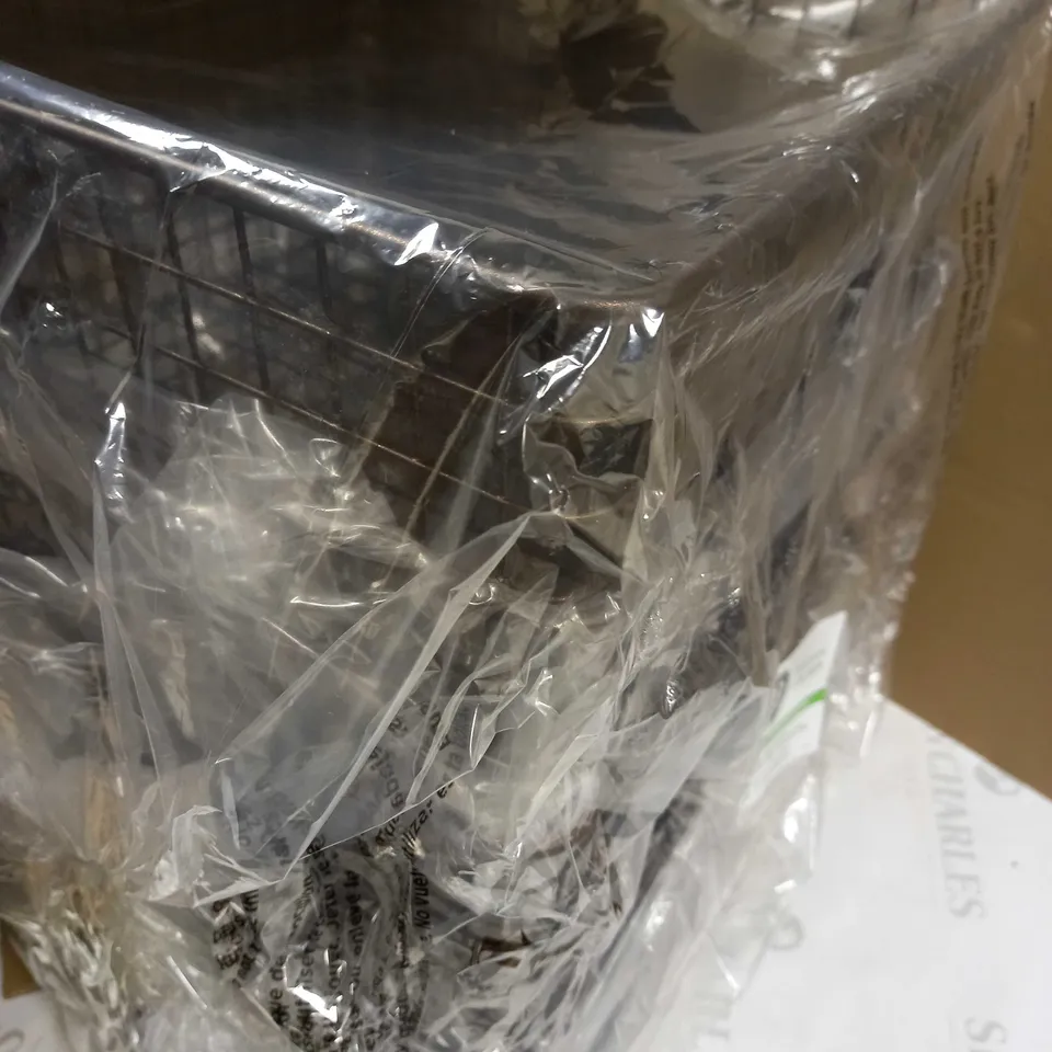 BOX OF APPROX 4 PACKAGED METAL GRID SQUARE STORAGE BASKETS