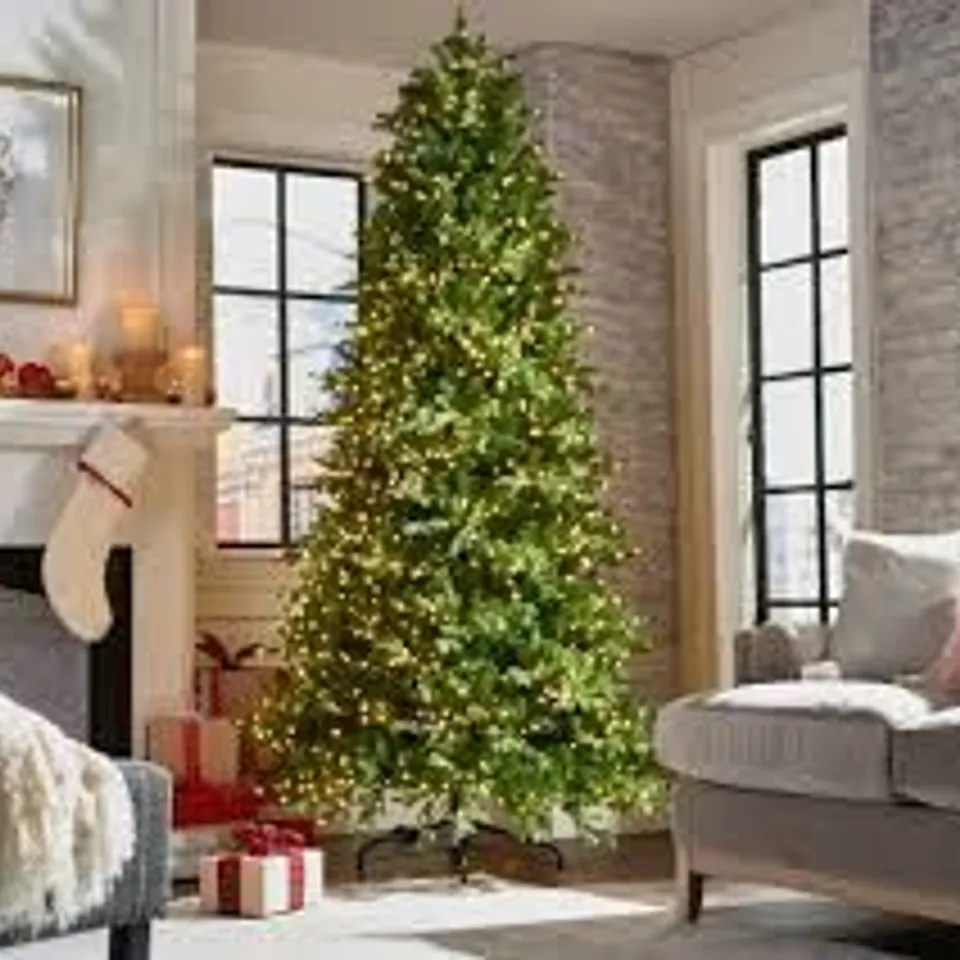 BOXED HOME REFLECTIONS PRE-LIT CHRISTMAS TREE GREEN 7FT
