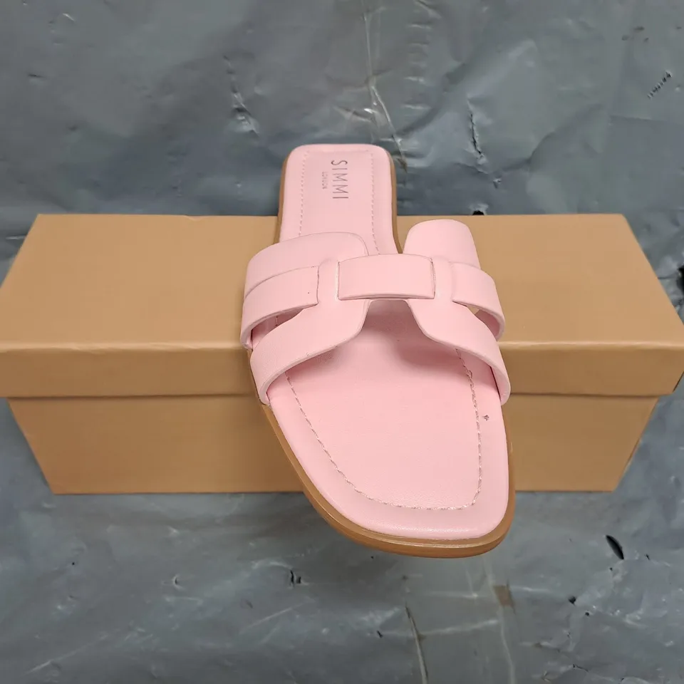 BOXED PAIR OF SIMMI LONDON OPEN TOE SANDALS IN PINK SIZE 5