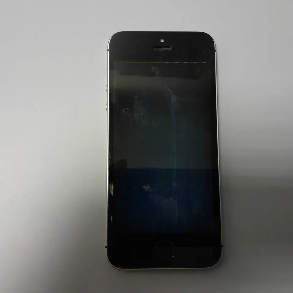 BOXED APPLE IPHONE SE SMARTPHONE 