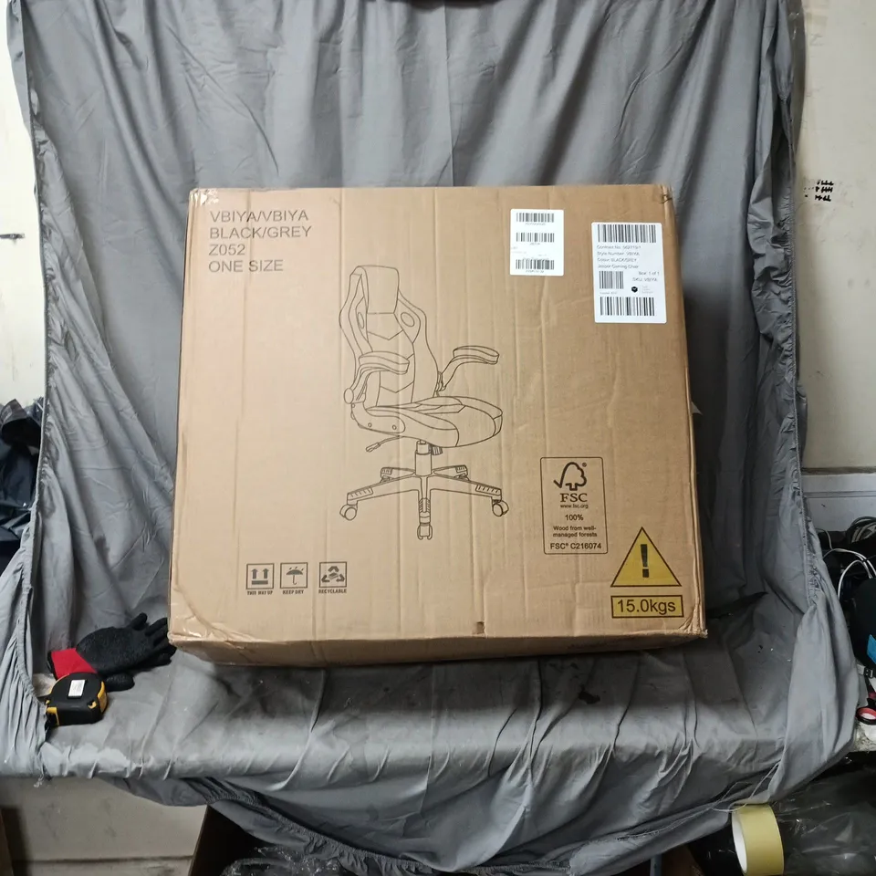BOXED JESPOR GAMING CHAIR IN BLACK/GREY 