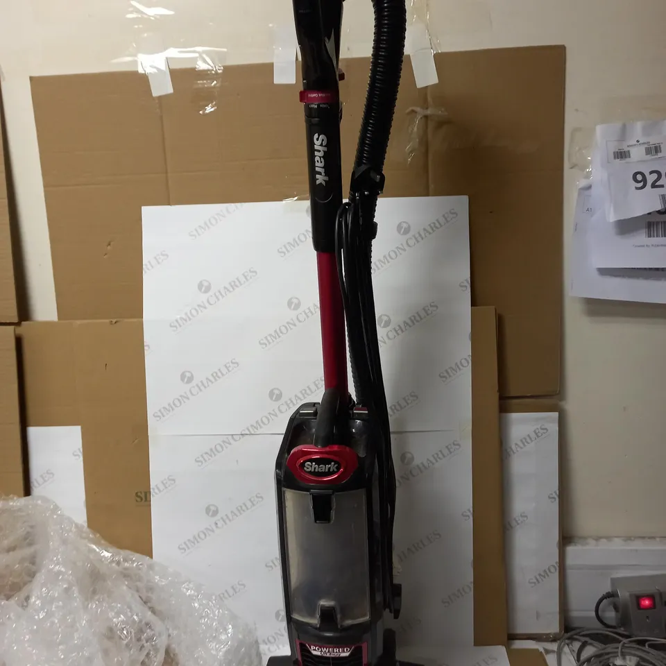 SHARK UPRIGHT VACUUM CLEANER 