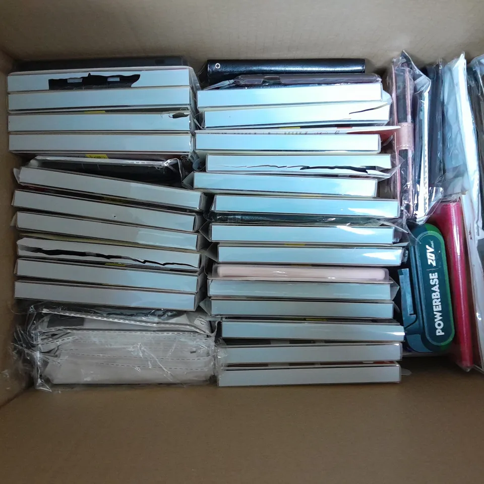 APPROXIMATELY 30 ASSORTED PHONE ACCESSORIES TO INCLUDE PHONE CASES, AND SCREEN PROTECTORS IN VARIOUS SIZES AND STYLES