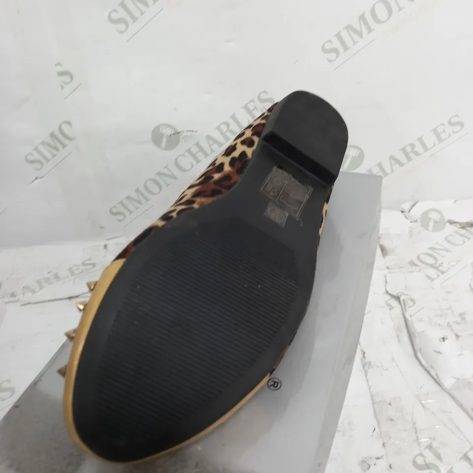 BOXED CASANDRA LEOPARD PRINT GOLD TOE SHOES - SIZE 6