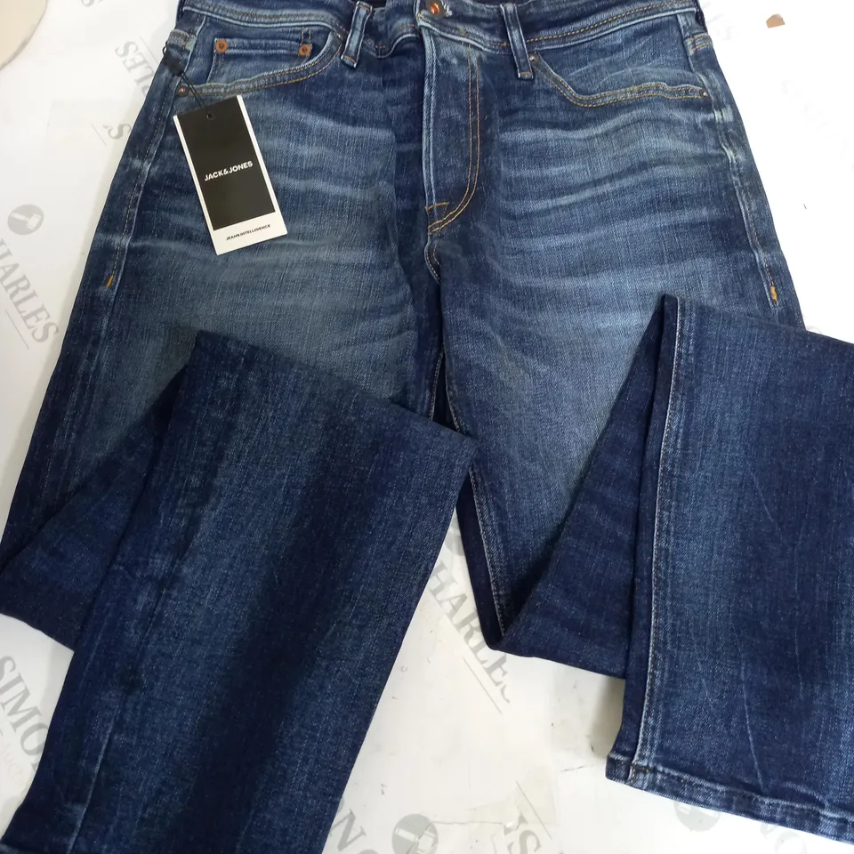 JACK & JONES COMFORT MIKE REGULAR RISE JEANS - W30 L32