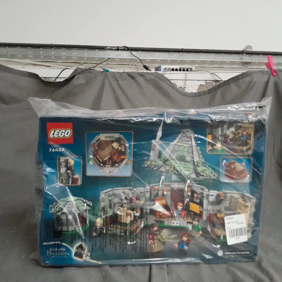 BOXED LEGO HARRY POTTER HAGRID’S HUT: AN UNEXPECTED VISIT 76428