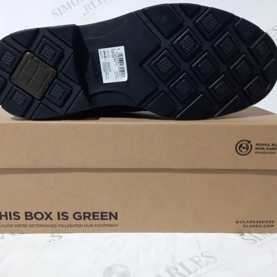 BOXED PAIR OF CLARKS KERTON LACE UP SHOES IN BLACK UK SIZE 9