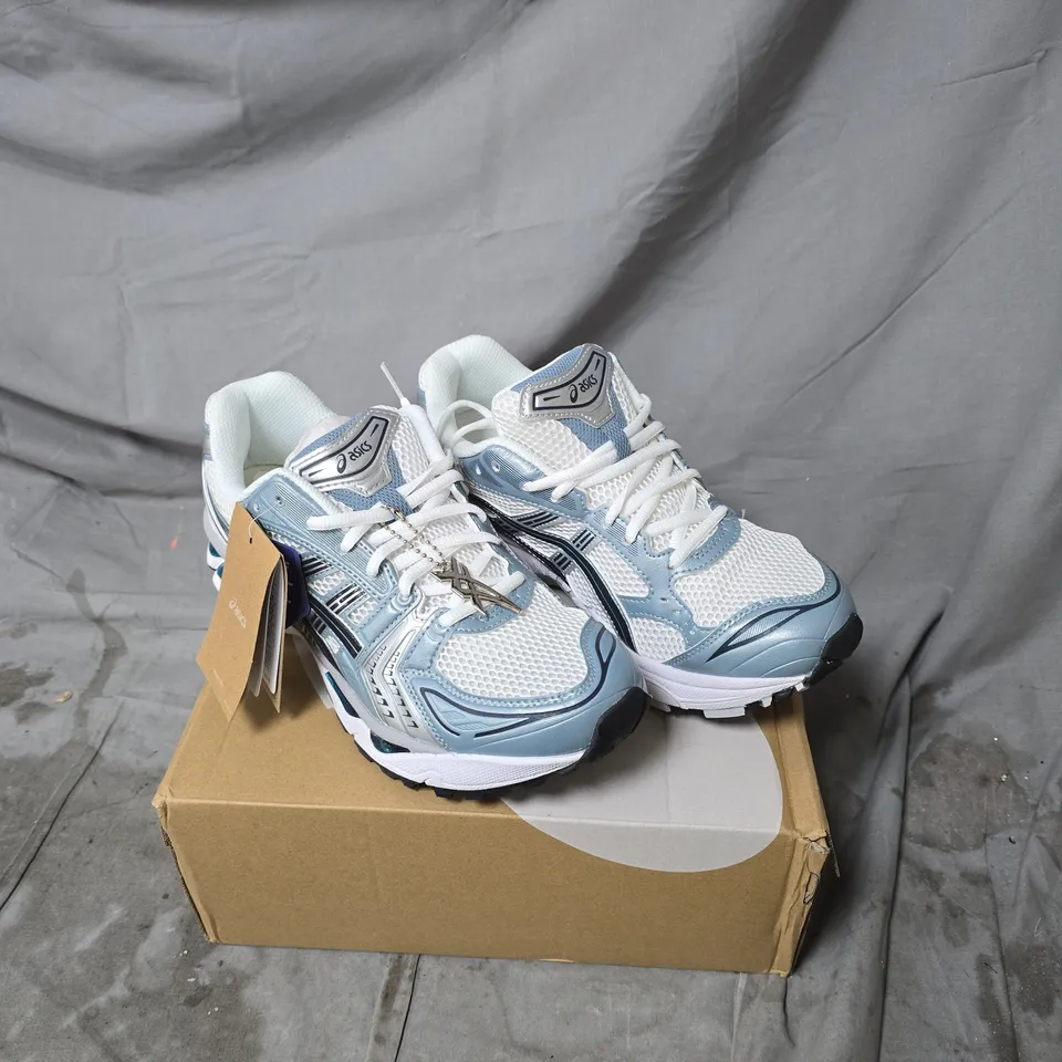 ASICS RUNNING SHOES – LIGHT BLUE/WHITE SIZE 9