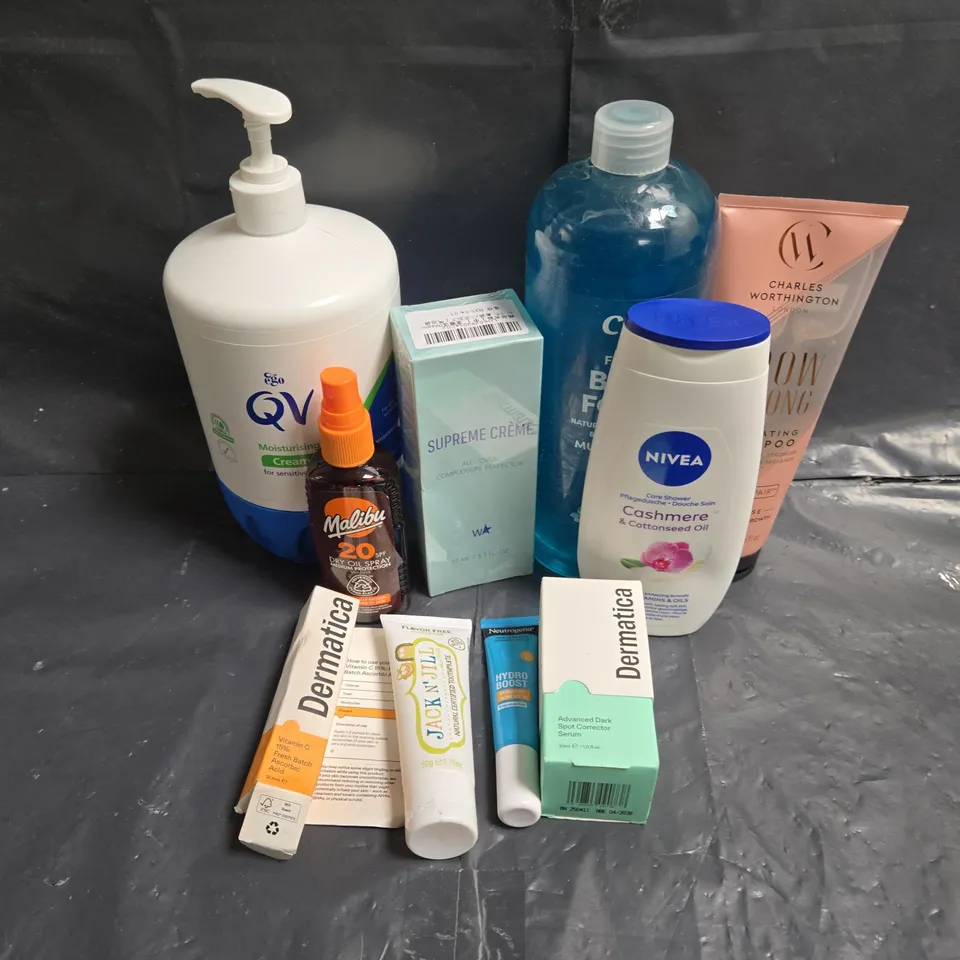 APPROXIMATEY 20 ASSORTED HEALTH AND BEAUTY PRODUCTS TO INCLUDE - NIVEA CARE SHOWER - MALIBU DRY OIL SPRAY - DERMATICA ADVANCED DARK SPOT CORRECTOR SERUM - ETC