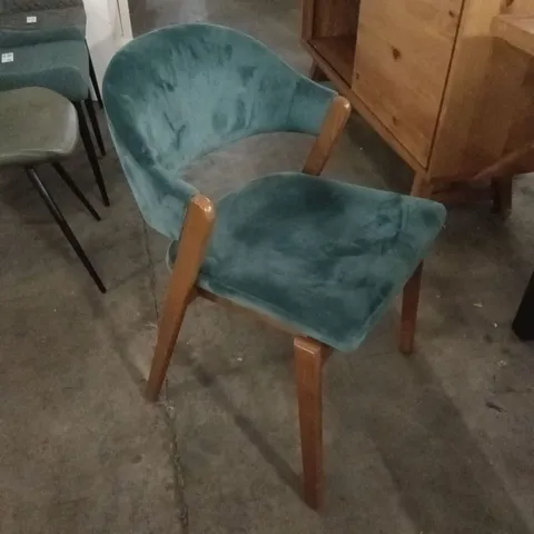 QUALITY DESIGNER WOOD FRAME & BLUE VELVET UPHOLSTERED DINING CHAIR