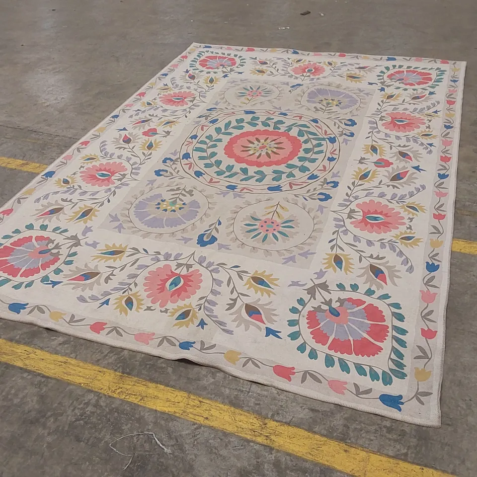 QUALITY DESIGNER AREA RUG - APPROXIMATELY 335 x 235cm