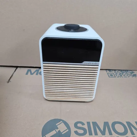 RUARK AUDIO R1 DELUXE BLUETOOTH RADIO – CREAM/WHITE