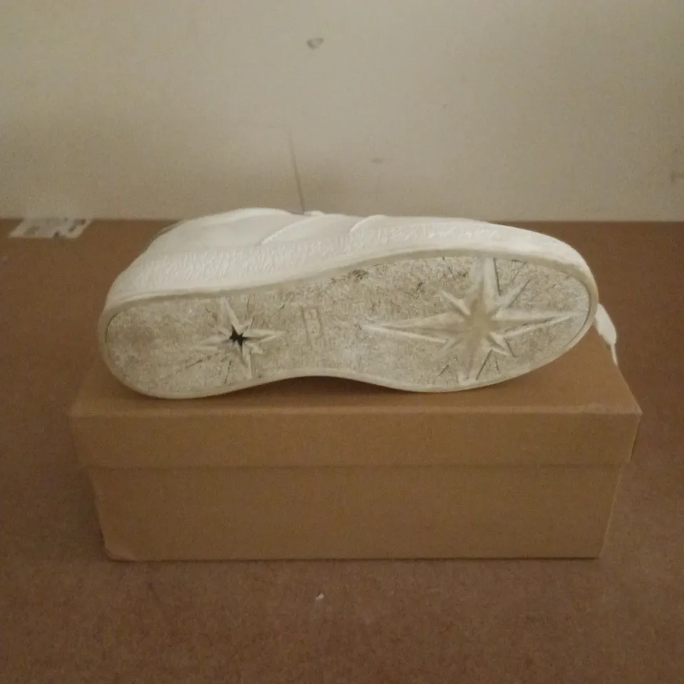 BOXED PAIR OF CTRNE GEODE SNEAKERS IN WHITE - UK 4