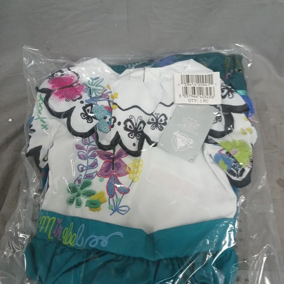 12 X DISNEY ENCANTO MIRABEL CHILDRENS COSTUMES - 9-10YRS