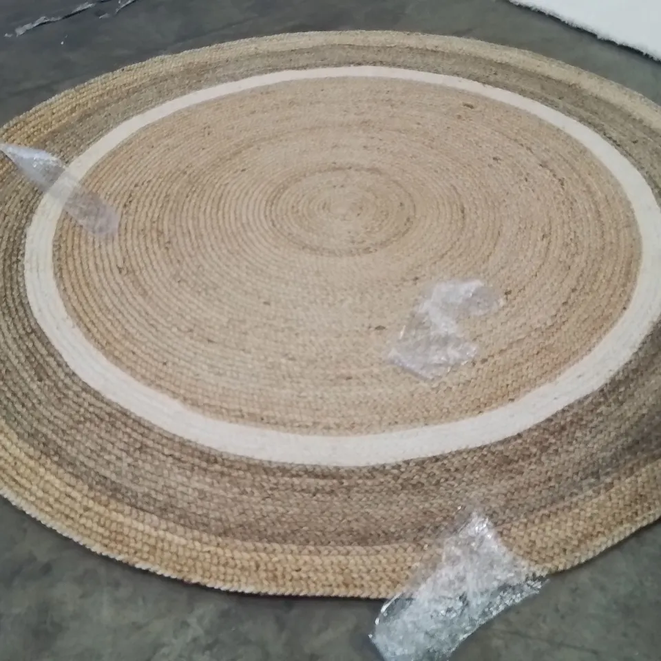 XLSTILLAGE OF APPROXIMATELY 20 QUALITY DESIGNER RUGS XL