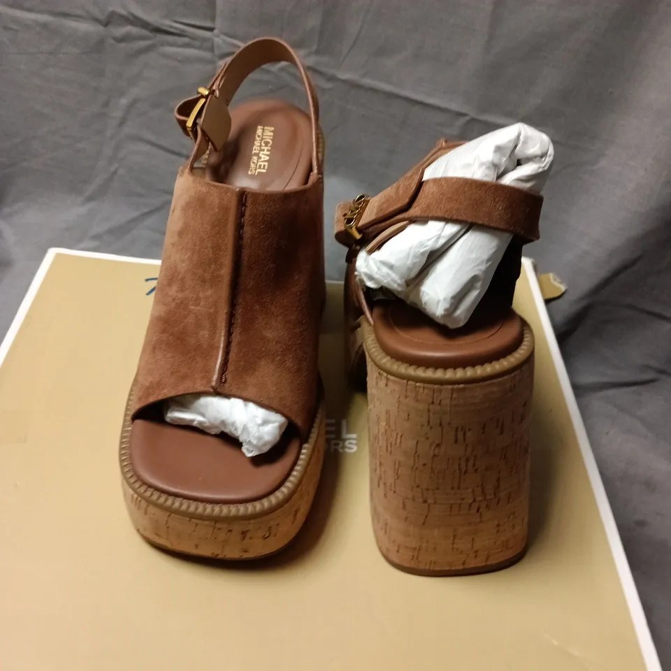 BOXED MICHAEL KORS LEIA PLATFORM SANDAL – SUEDE, BROWN, UK 5.5 (US 7.5)