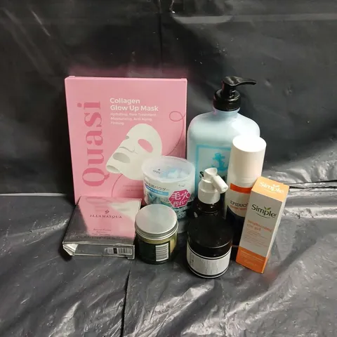 APPROXIMATEY 20 ASSORTED HEALTH AND BEAUTY PRODUCTS TO INCLUDE - QUASI COLLAGEN GLOW UP MASK - SIMPLE BRIGHTENING EYE GEL - ILLAMSQUA BEYOND POWDER HIGHLIGHTER - ETC