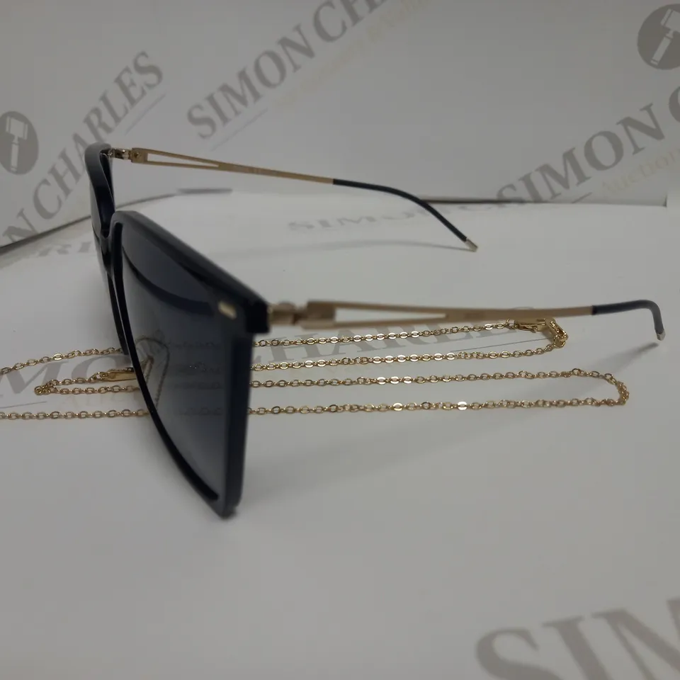 BOSS SQUARE SUNGLASSES WITH CHAIN RRP £165