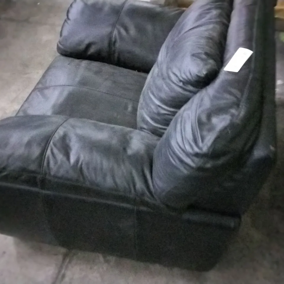 QUALITY BLACK LEATHER ARMCHAIR 