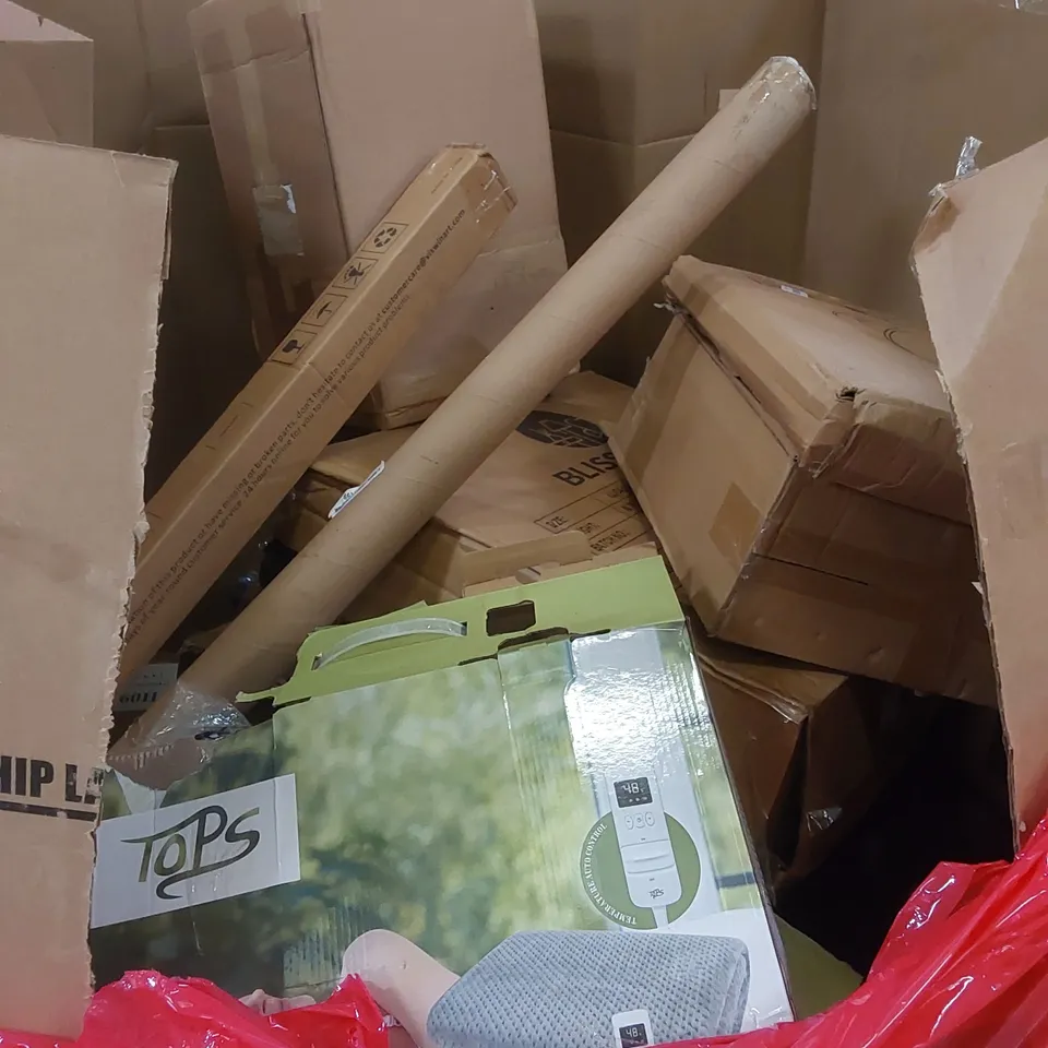 PALLET OF ASSORTED HOUSEHOLD ITEMS AND CONSUMER PRODUCTS TO INCLUDE; HEATED THROW BLANKET, CHAIR CUSHION, MESH OFFICE CHAIR ETC
