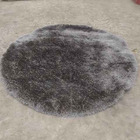 QUALITY DESIGNER AREA RUG - APPROXIMATELY 180cm D