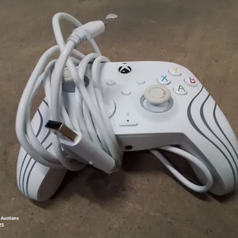 WAVE WIRED CONTROLLER IN WHITE 