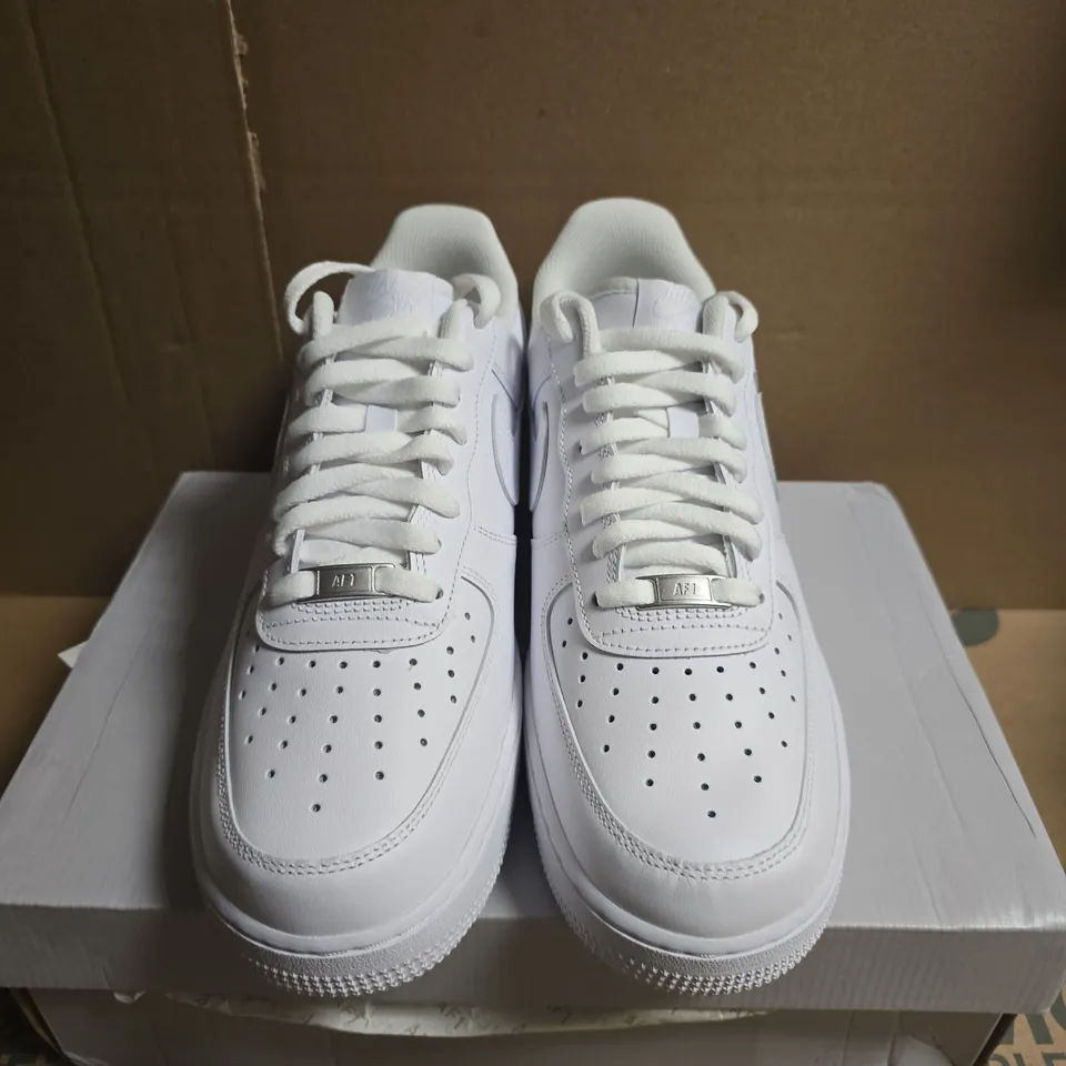 BOXED PAIR OF NIKE AIR FORCE 1 '07 WHITE SNEAKERS – UK 9.5