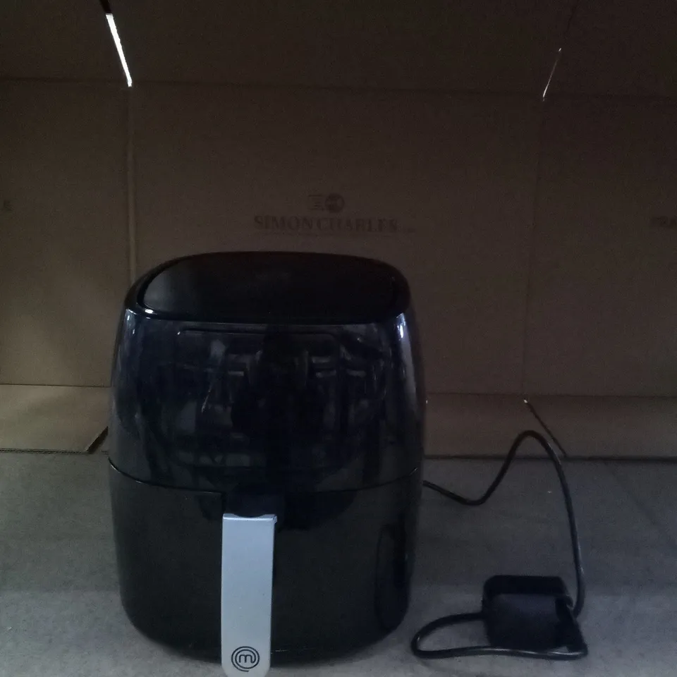 BOXED MASTERCHEF 4.5L DIGITAL AIR FRYER 