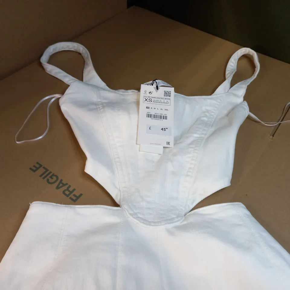 ZARA WHITE BACKLESS/CUTOUT STATEMENT DENIM MINI DRESS - XS