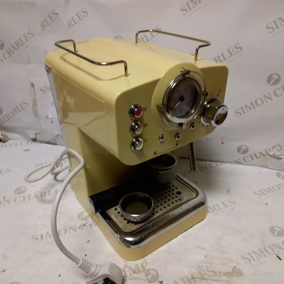 LOT OF 10 ASSORTED ITEMS TO INCLUDE AIDAPT FOLDING MINI FUNCTION TABLE, MORPHY RICHARDS SLOW COOKER (461013), MAGIMIX NESPRESSO VERTUO PLUS, ETC - COLLECTION ONLY