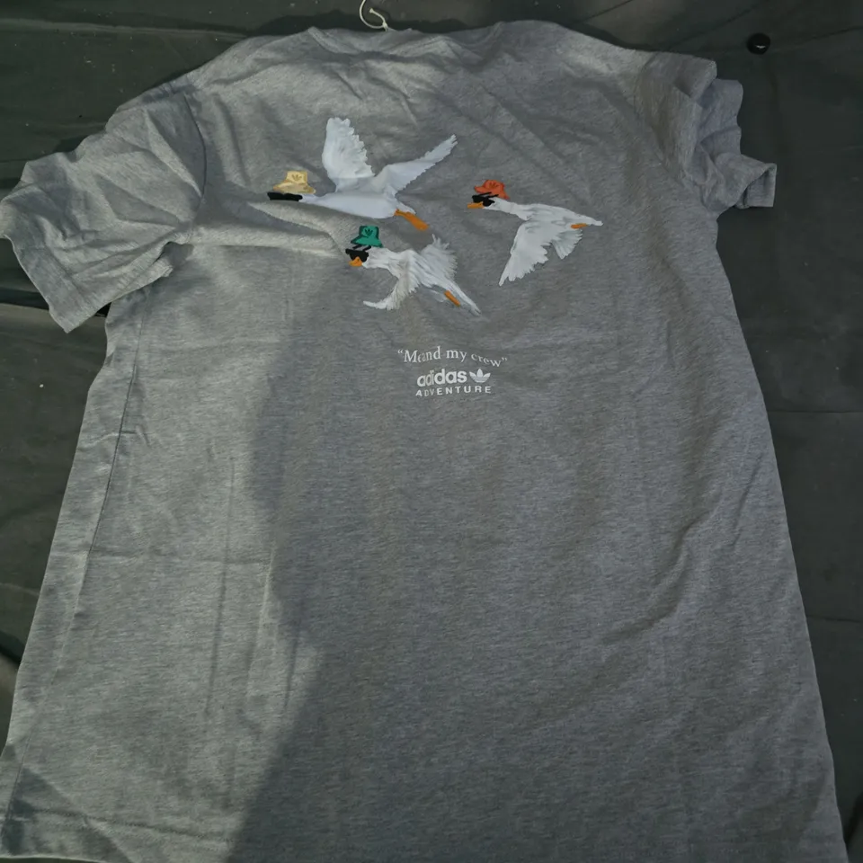 ADIDAS DUCKIES TEE IN GREY - UK MEDIUM