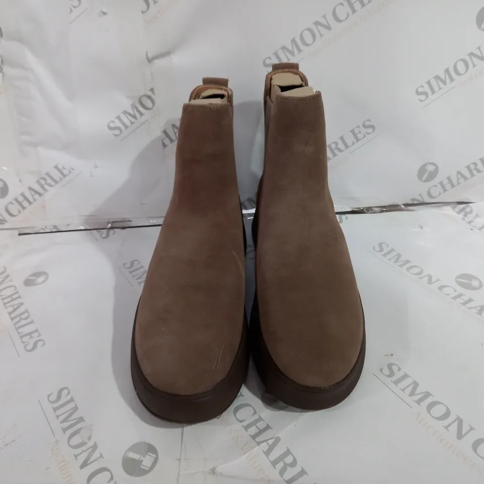 FITFLOP SUEDE FLATFORM CHELSEA BOOTS SIZE 5