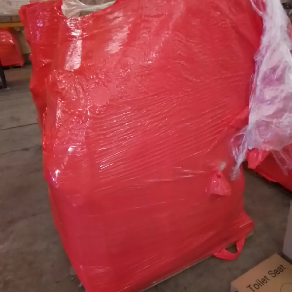 PALLET CONTAINING ASSORTED HOUSEHOLD PRODUCTS. INCLUDES DECOR ITEMS, TOILET SEAT, COAT HANGERS, BABY TOY ETC 