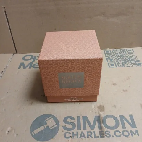 MOLTON BROWN LONDON GINGERLILY THREE WICK CANDLE – 480 G, PINK GIFT BOX