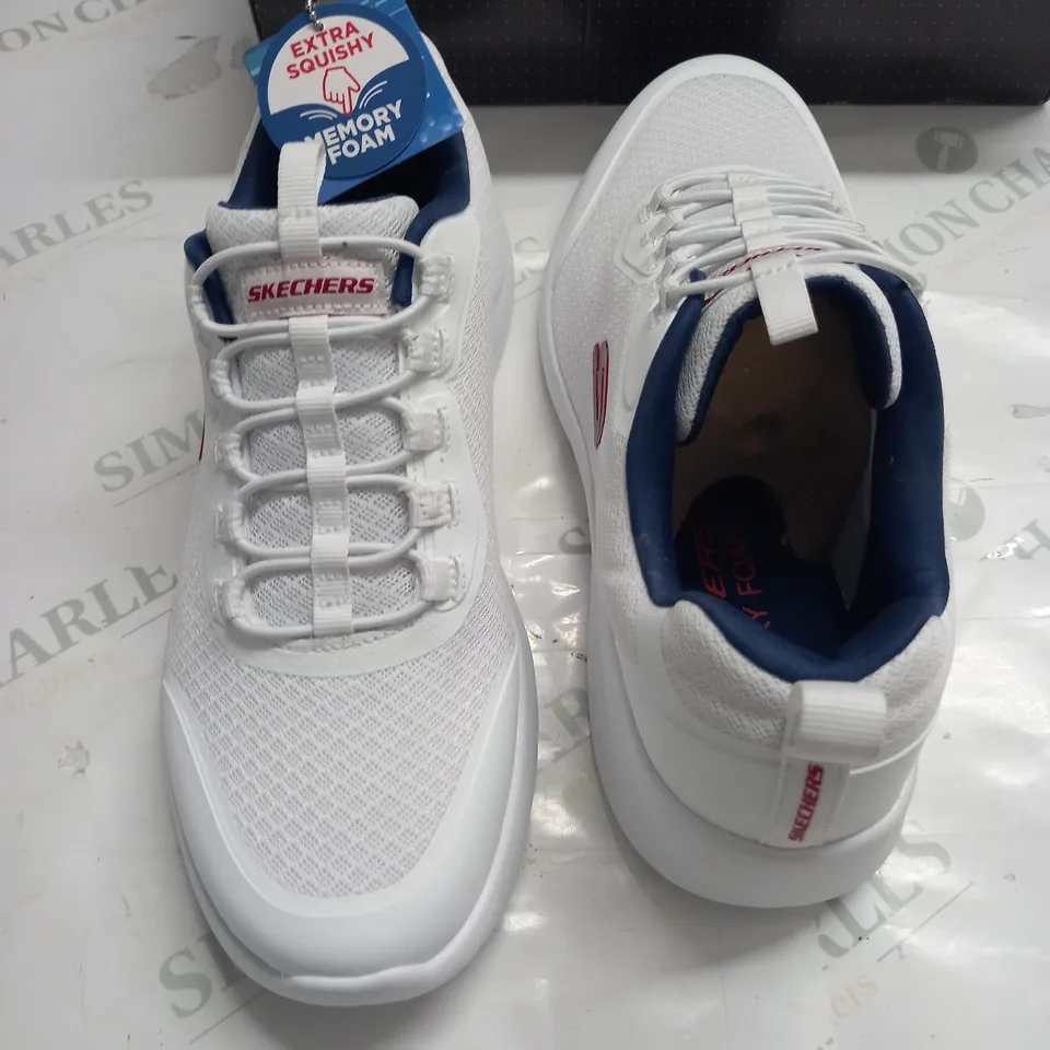 BOXED PAIR OF SKECHERS MEMORY FOAM WHITE TRAINERS - 9