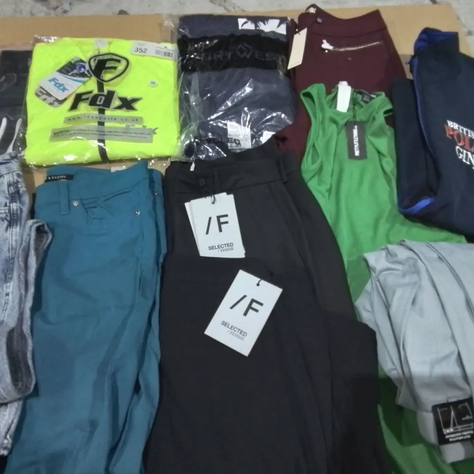 LOT OF 18 ASSORTED CLOTHING ITEMS TO INCLUDE RDX CYCLING JERSEY AND GLOVES, STR JEANS,SELECTION TED FEMME BLACK TROUSERS  AND OASIS BURGUNDY TROUSERS 