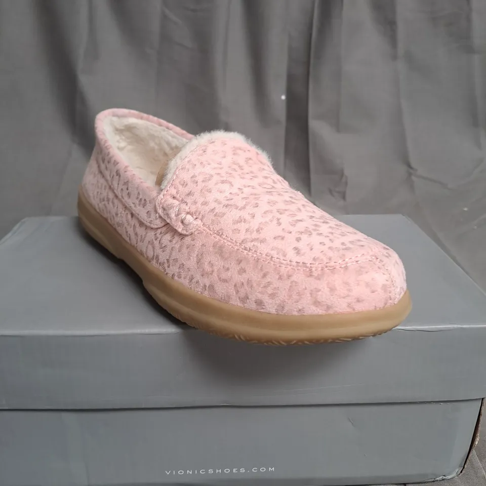 BOXED PAIR OF VIONIC SLIPPERS - UK SIZE 4.5