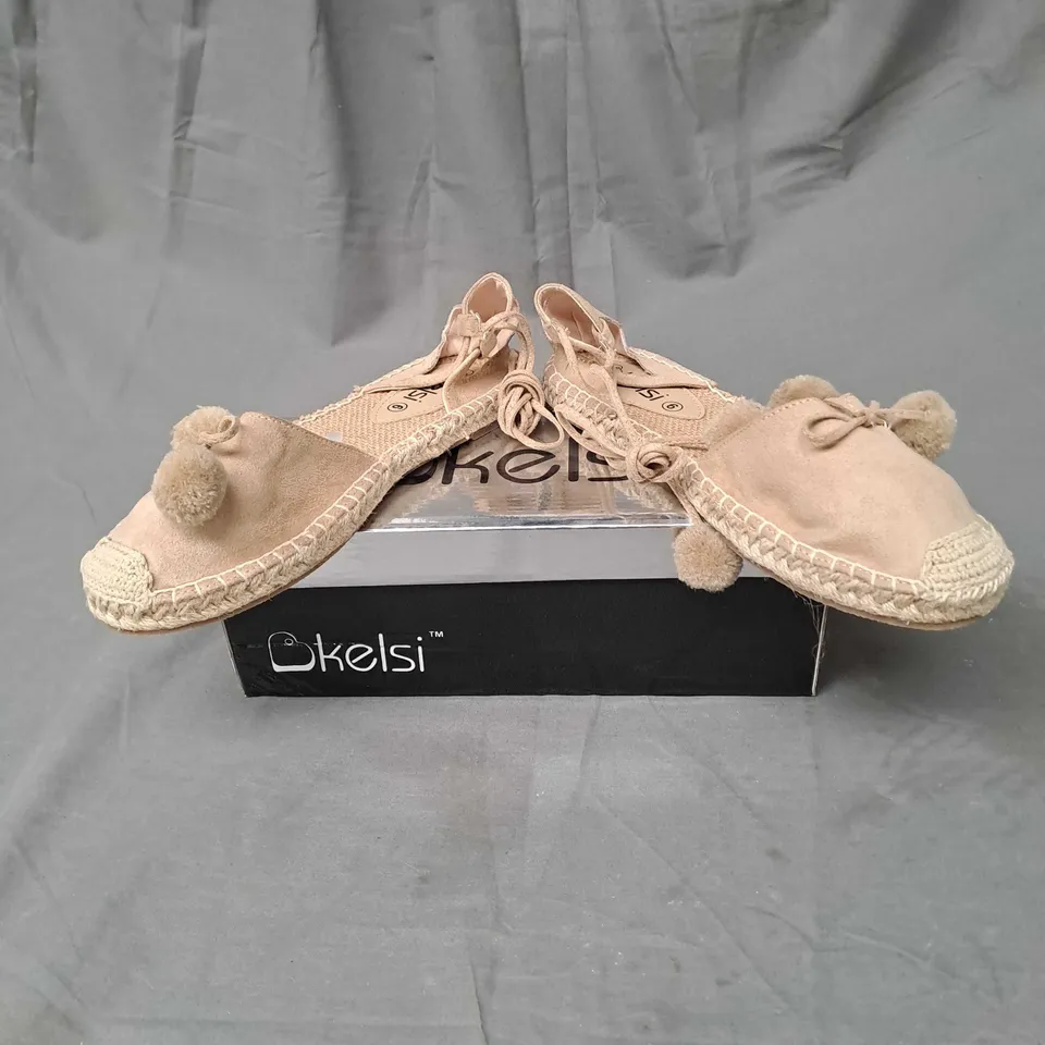 BOX OF APPROXIMATELY 12 PAIRS OF KELSI CLOSED TOE SANDALS IN BEIGE - VARIOUS SIZES 