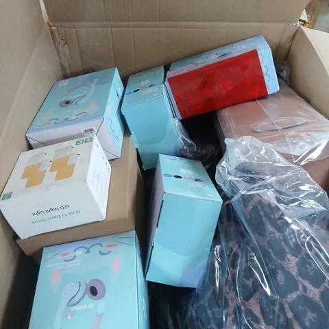 LARGE BOX OF APPROX 10 ASSORTED ITEMS TO INCLUDE SHOES, HEADSPHONE AND LED LIGHTS