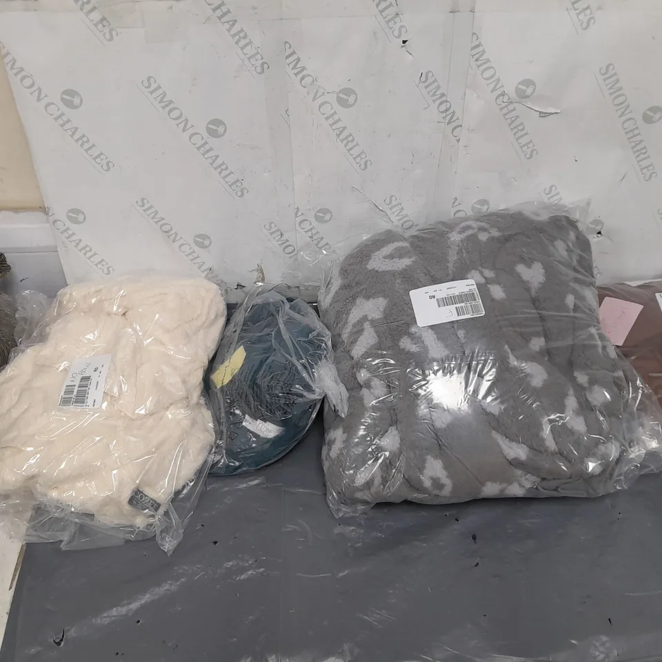 BOX OF APPROXIMATELY 8 ASSORTED BAGGED PIECES OF CLOTHING IN VARIOUS STYLES, SIZES, AND BRANDS 