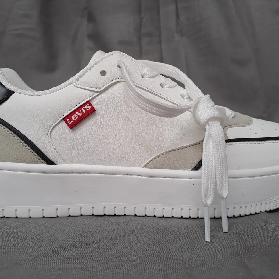 BOXED PAIR OF LEVI'S TRAINERS IN WHITE UK SIZE 6