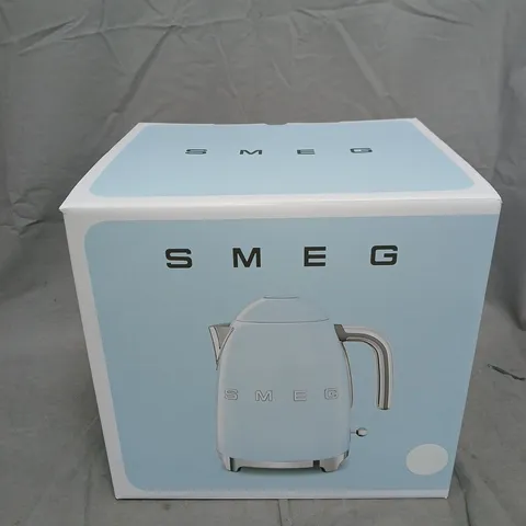 SMEG KLF03WHUK 50'S STYLE RETRO KETTLE - WHITE