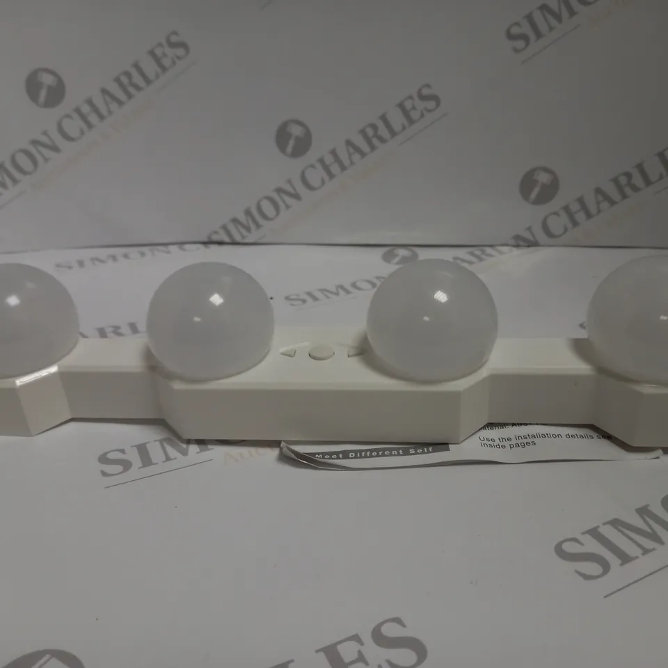 BOXED MAKEUP 4-LIGHT STAND 