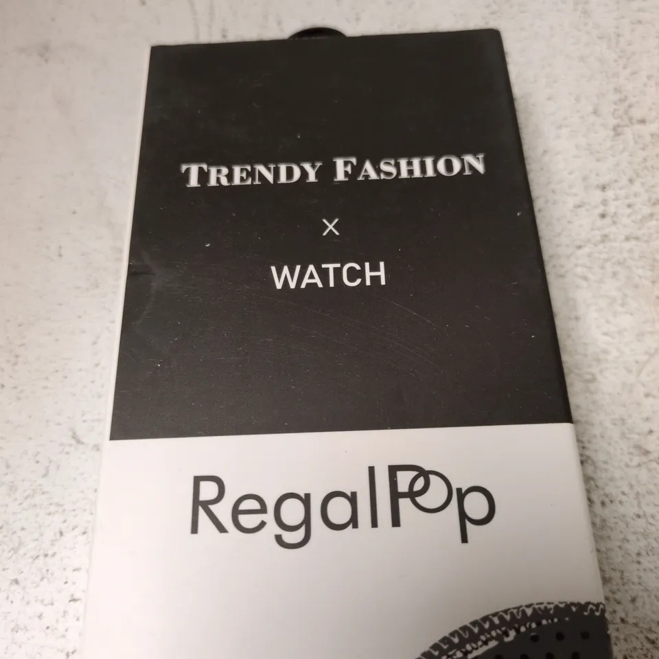 REGALPOP TRENDY FASHION WATCH – BLACK DIAL, WHITE BEZEL, LEATHER STRAP