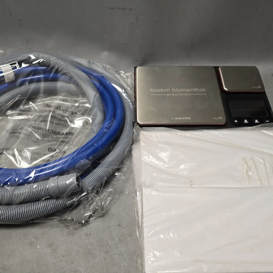 BOX OF APPROXIMATELY 8 ASSORTED BROKEN ITEMS TO INCLUDE - SALTER DIGITAL SCALE , A4 CARD ETC